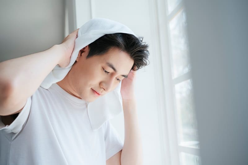 Vary-Your-Routine-with-Vinegar-Hair-Tips-For-Men