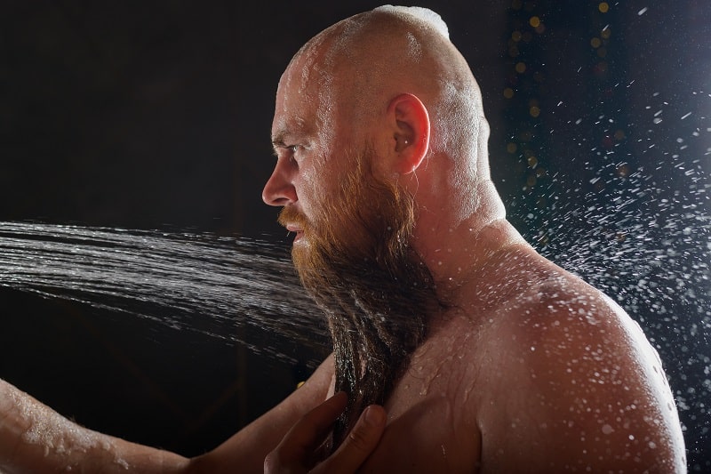 Water-Temperature-How-To-Get-Flake-Free-Beard-Dandruff-101
