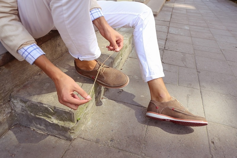Wear-Shoes-When-Meeting-Her-Parents