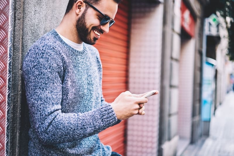 When and What To Text After a First Date