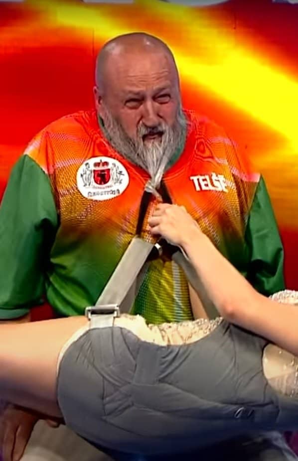 World Record for the Heaviest Weight Lifted by a Beard