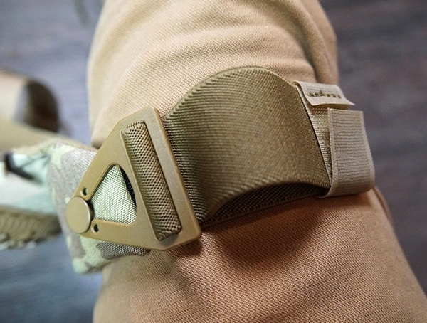 Altacontour 360 Multicam Vibram Cap Knee Pads Velcro Strap