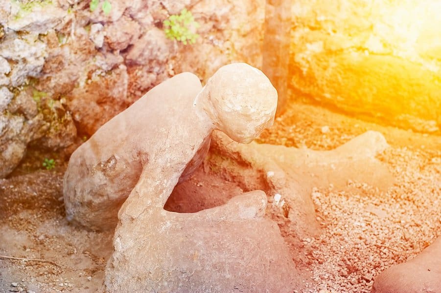 amazing-facts-about-the-preserved-pompeii-bodies-image-6