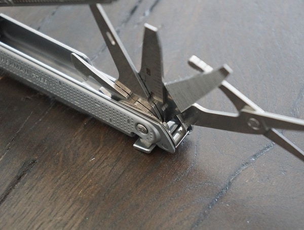 Assorted Tools Leatherman Free P2