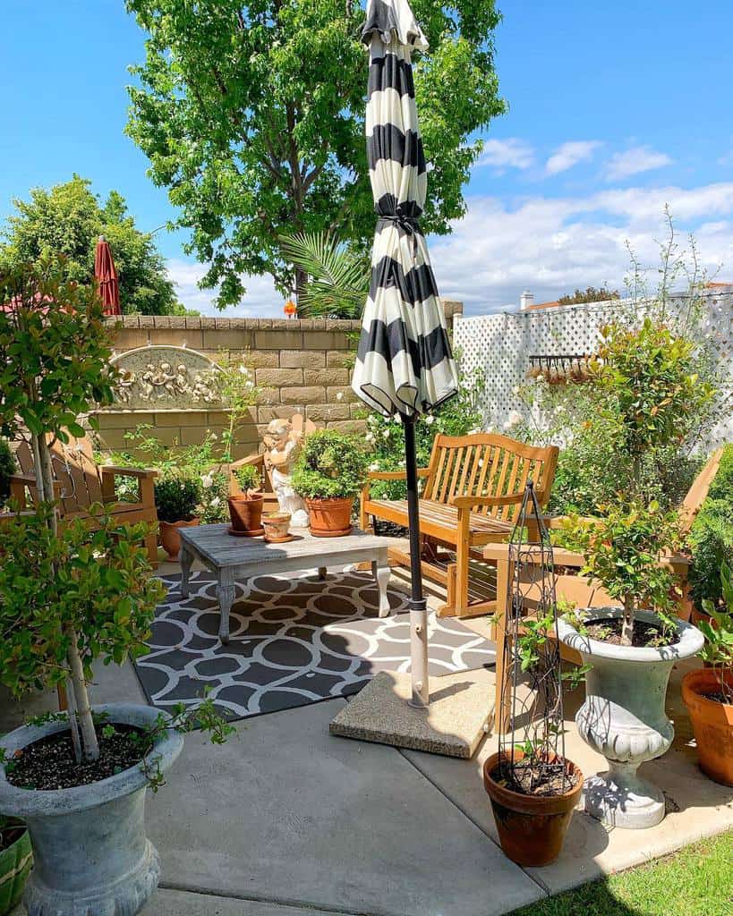 cozy backyard patio