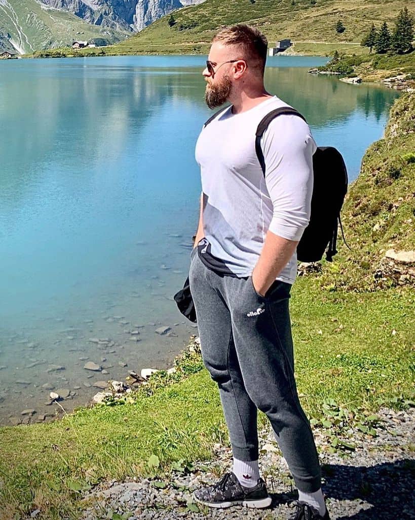 Beard Model Jogging Outfit