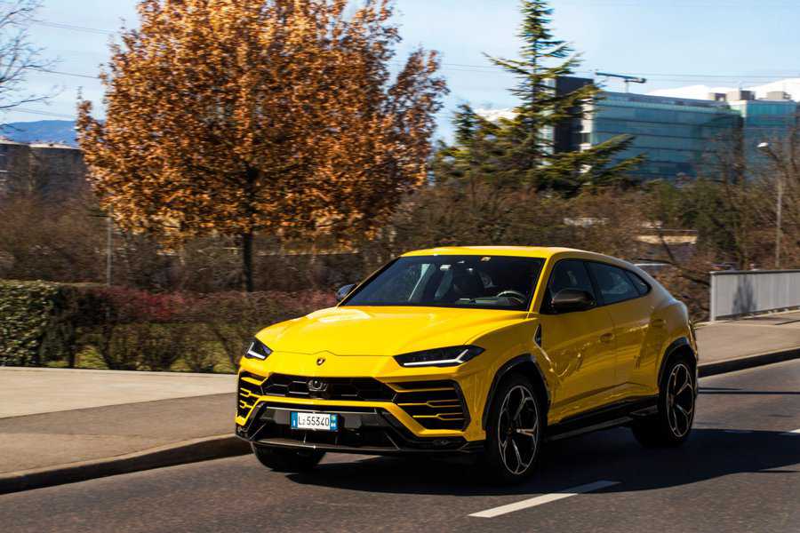 Geneva,,Switzerland,-,March,2018:,Lamborghini,Urus,Super,Suv,Driving