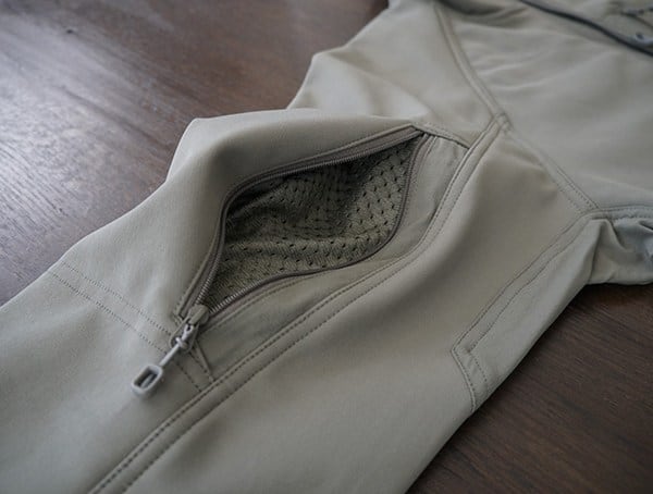 Beyond Clothing Mens Testa Softshell Jacket Arm Pocket Open