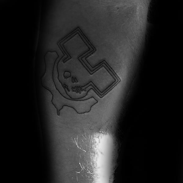 Black Ink Outline Gears Of War Male Tattoo On Arm