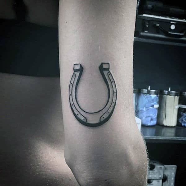 Black Ink Outline Tricep Horseshoe Tattoos For Men