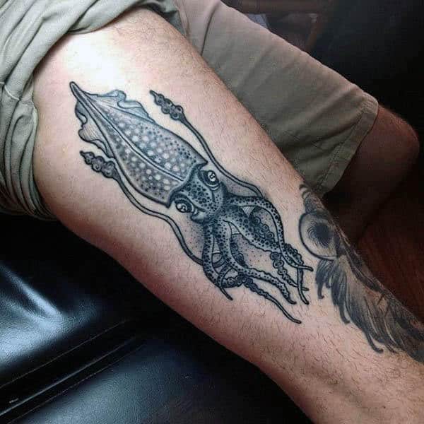 Black Ink Simple Squid Tattoo For Men On Leg Thigh