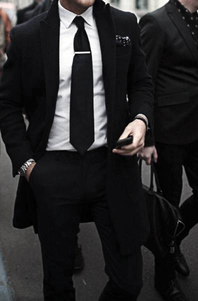 Black Suit Style Looks For Men With White White And Black Tie