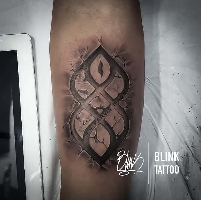 3D-style tattoo with a bold infinity design, cracked skin effect, and 'sic parvis magna' subtly integrated in blackwork