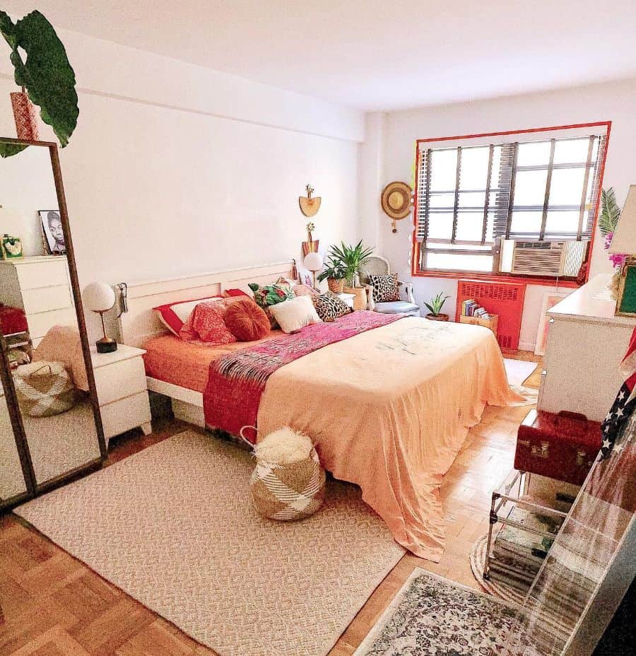 white boho girls bedroom 