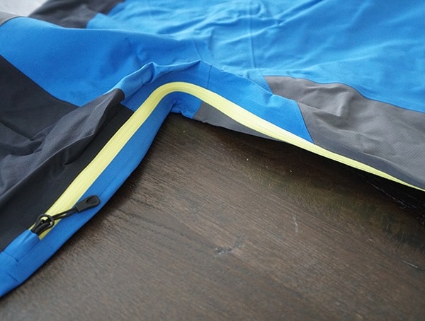 Breathable Under Arm Vents Closed With Zipper Spyder Eiger Gtx Shell Jacket For Men