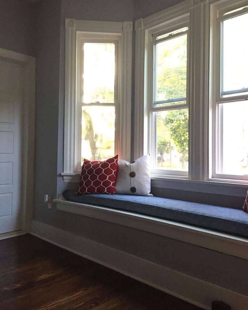 traditional window seat blue cushion