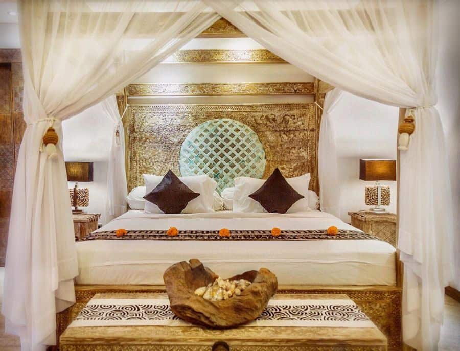 middle eastern style canopy bed