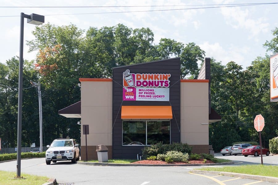 car parking in dunkin donuts