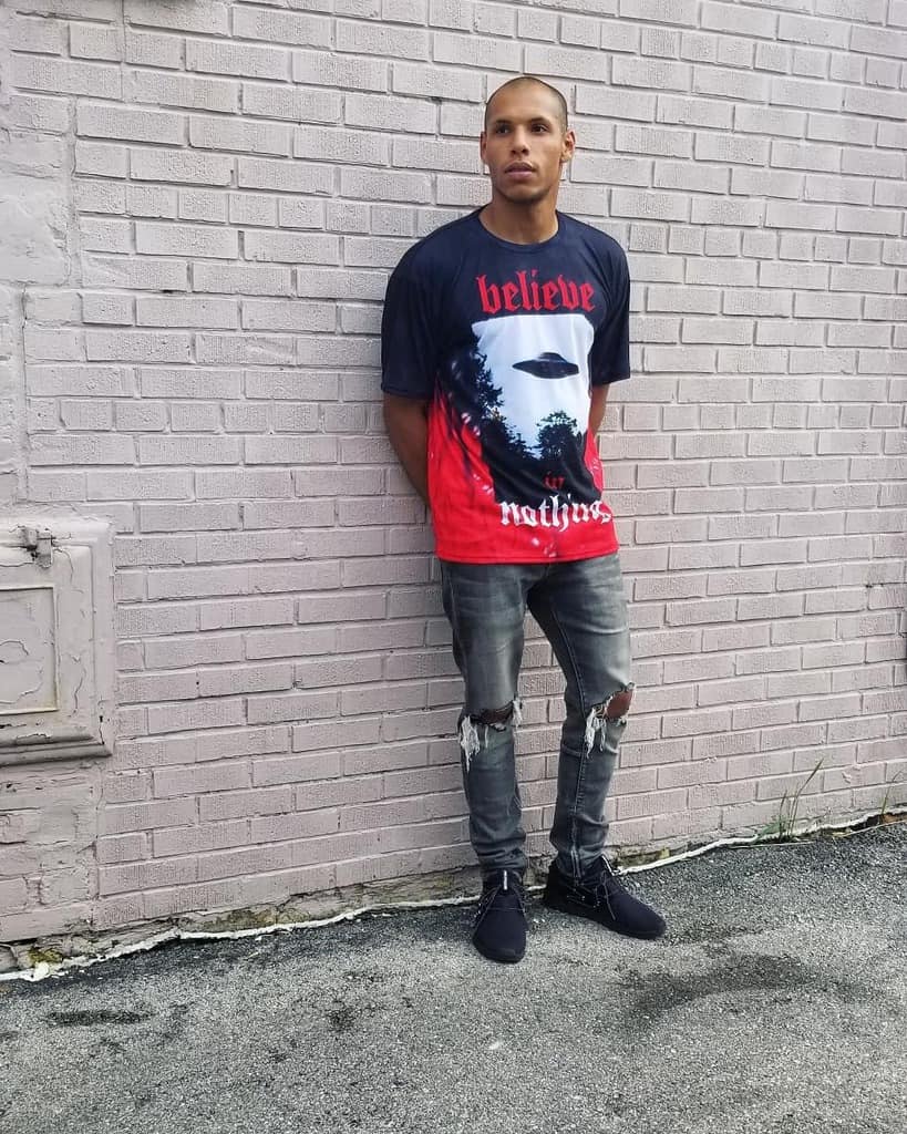 Casual Ripped Jeans Outfit