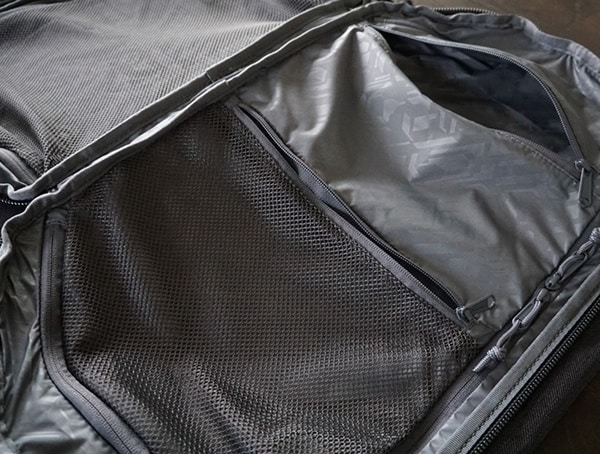 Chrome Industries Summoner Backpack Right Mesh Seperated Compartment