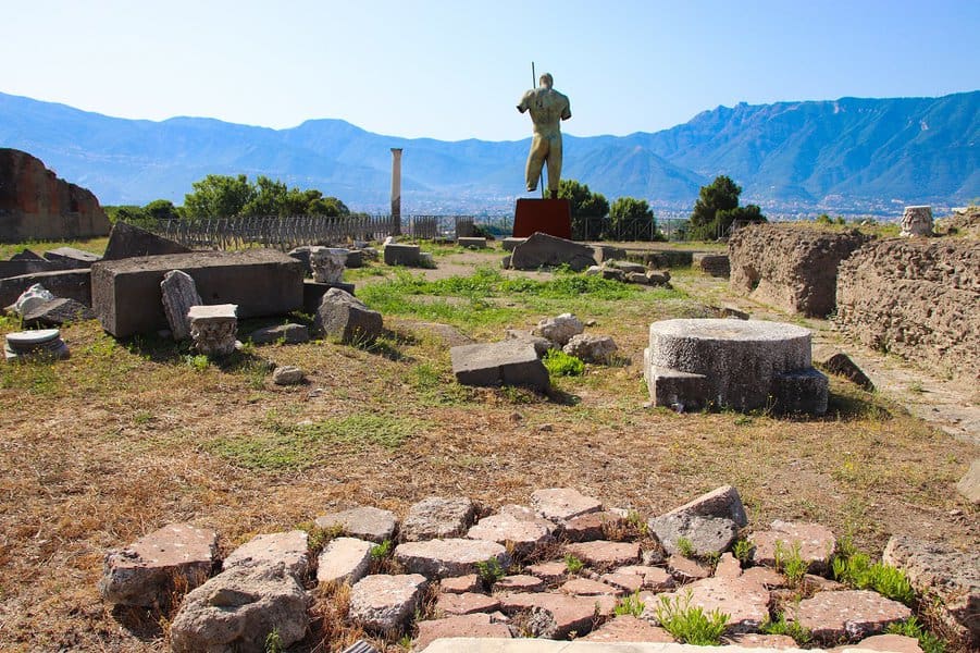city buried by eruption of Mt. Vesuvius