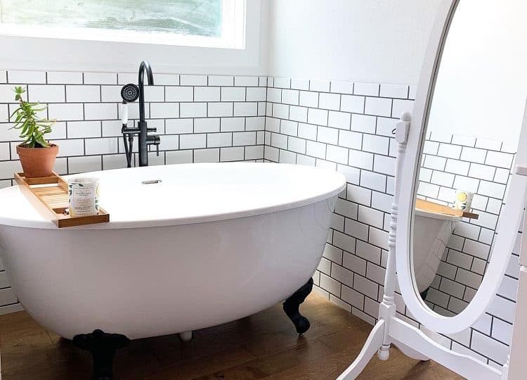 Claw Foot Farmhouse Bathroom Tub Thehousethatfaithbuilt