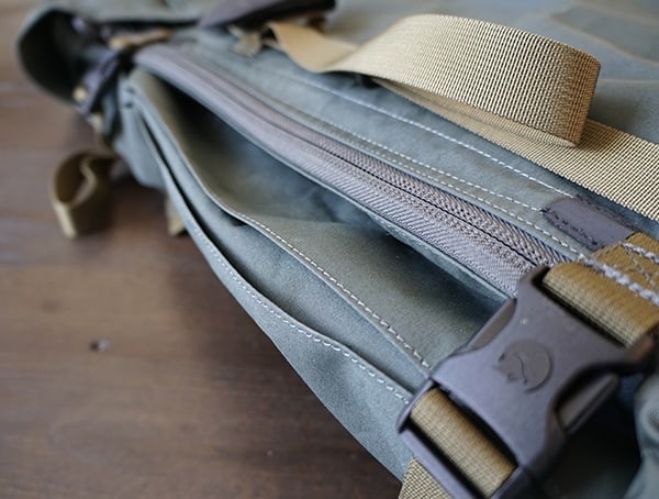 Closed Zippered Fjallraven Kajka Side Access To Main Compartment Of Backpack