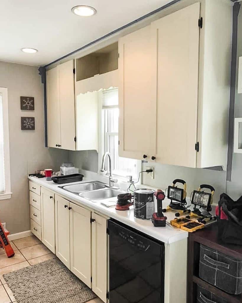 simple white cabinet kitchen