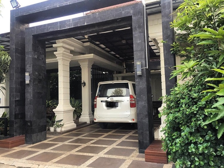 elaborate modern concrete carport