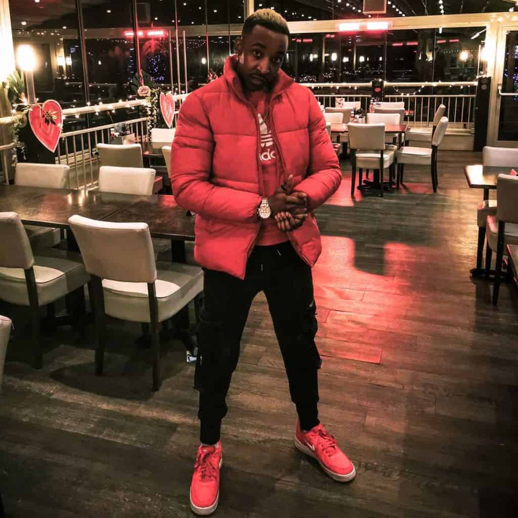 Cool Red Outfit Vintage Style