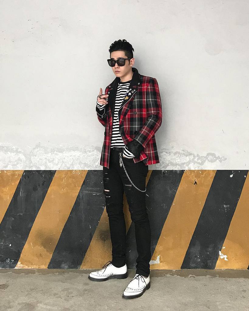 Cool Sun Glass Grunge Outfit