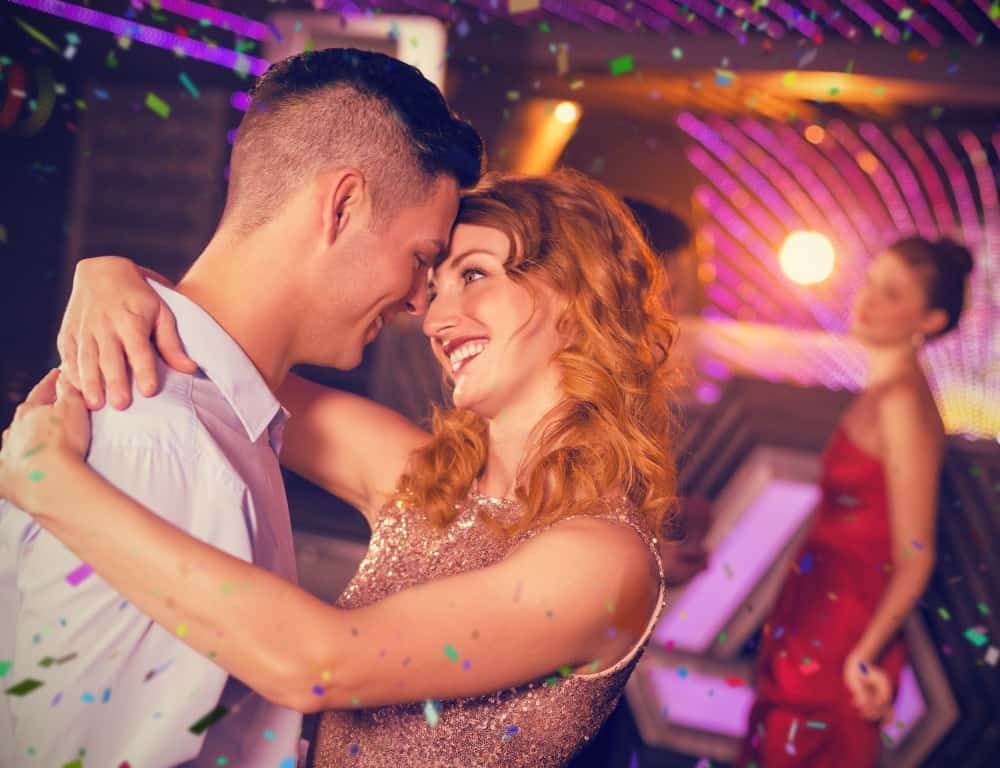 couple date night dancing together