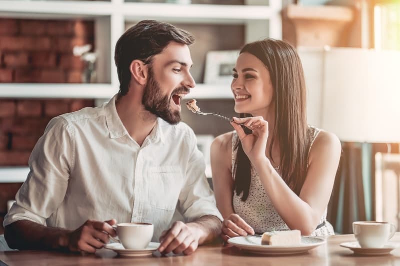 couple eat dessert
