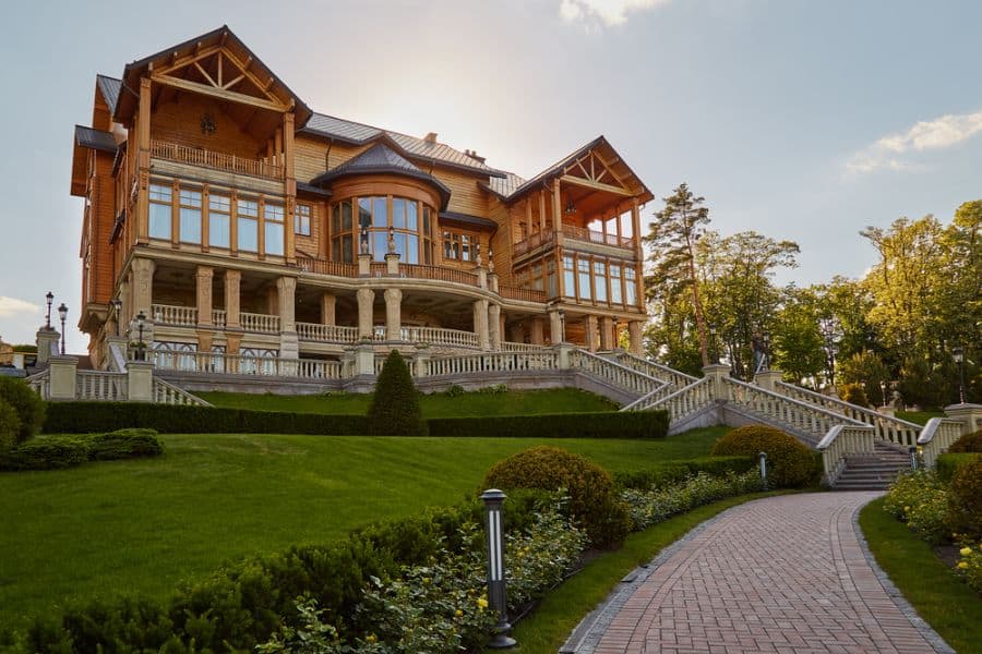 wood craftsman mountain style house