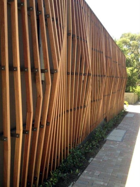scuplture fence 