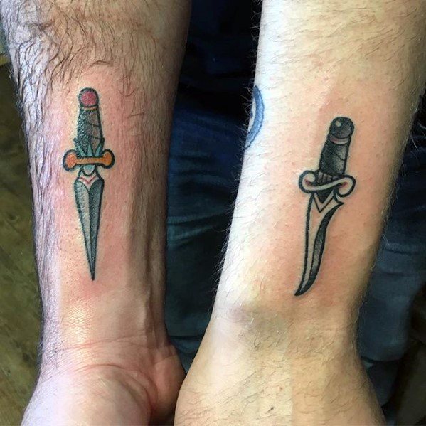 Daggers Traditional Old School Awesome Simple Forearm Tattoos For Guys