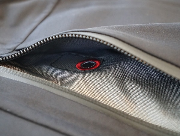 Dakine Sawtooth Gore Tex 3l Jacket Pass Through Audio Cable Port