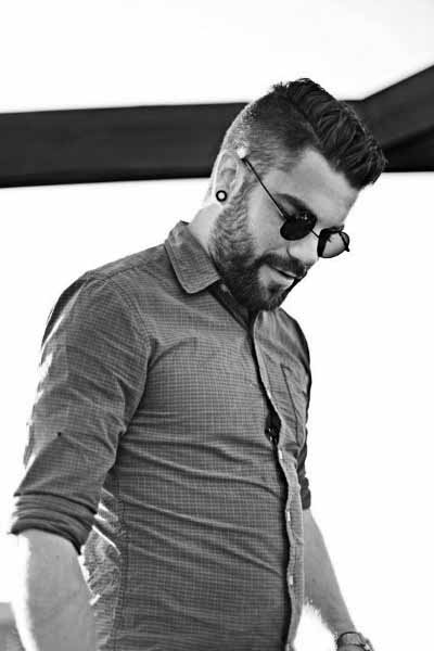 Dapper Mohawk Hair Style For Men