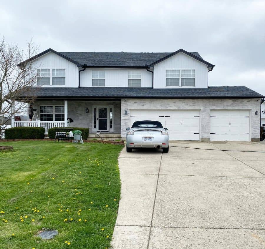 dark trim modern farmhouse exterior 