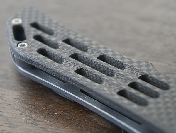 Darrel Ralph Dominator Ventilator Carbon Fiber Ii Knife Handle Detail