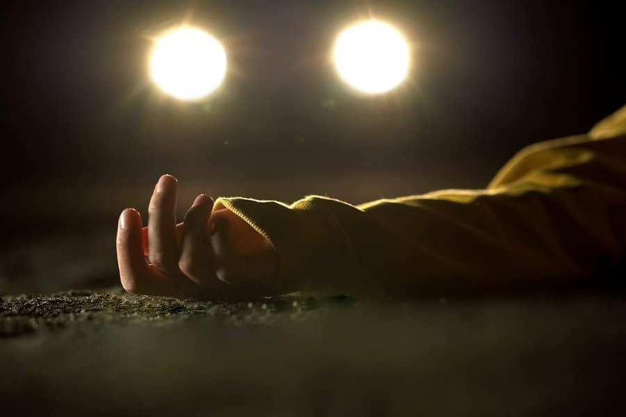 dead person near in the car