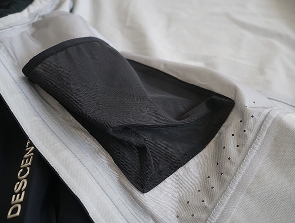 Descente Octane 3l Shell Jacket Strechable Mesh Interior Pocket