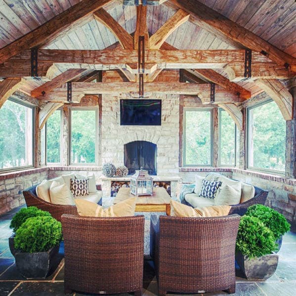 exposed ceiling beams