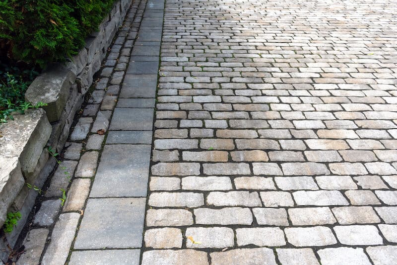 stone driveway edging