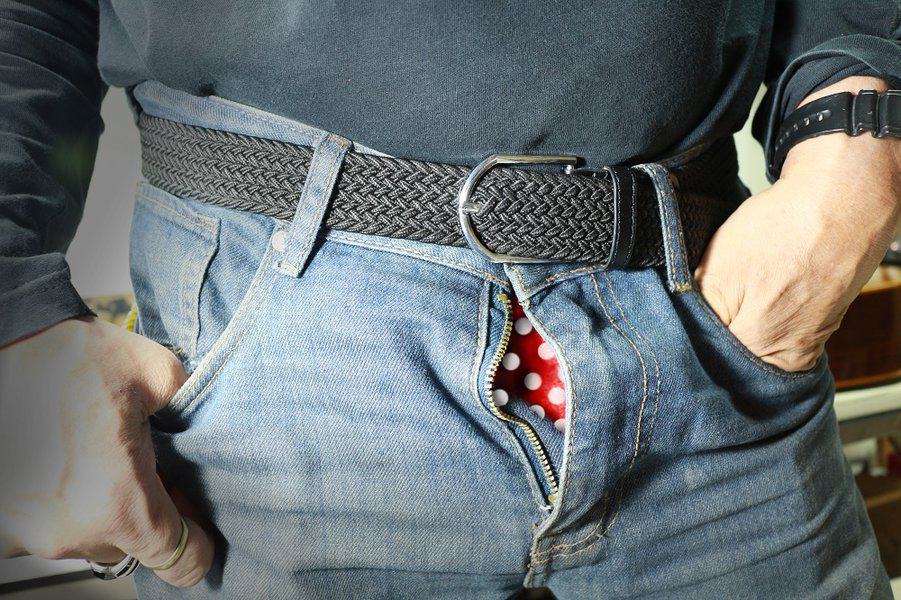 embarrassing-things-to-do-in-public-image-11