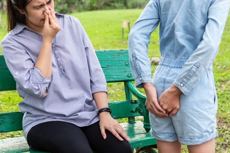 embarrassing-things-to-do-in-public-image-3