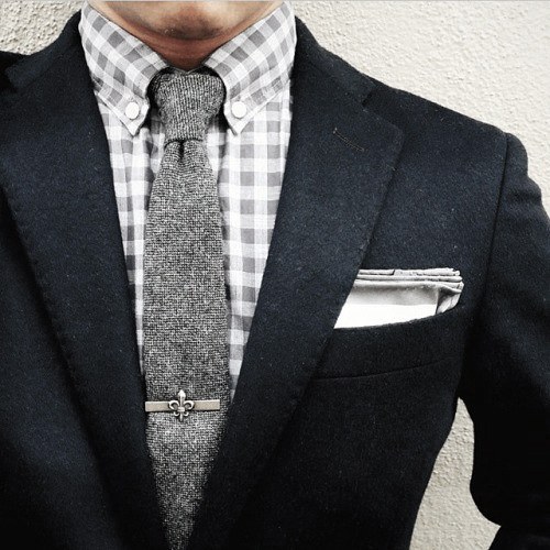 Exquisite Male Navy Blue Suit Styles With Pocket Square And Grey Wool Tie