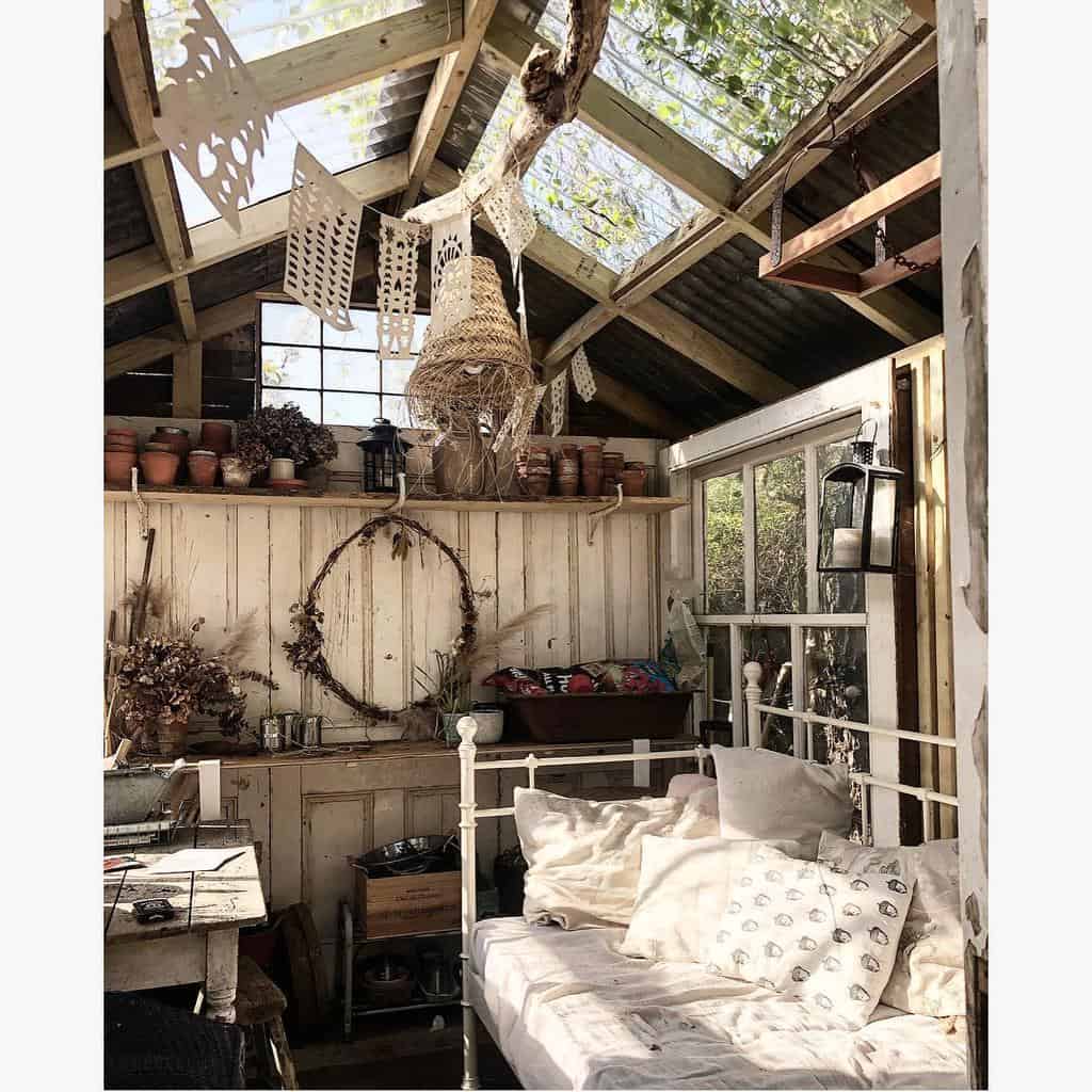 farmhouse she shed with bed and table 