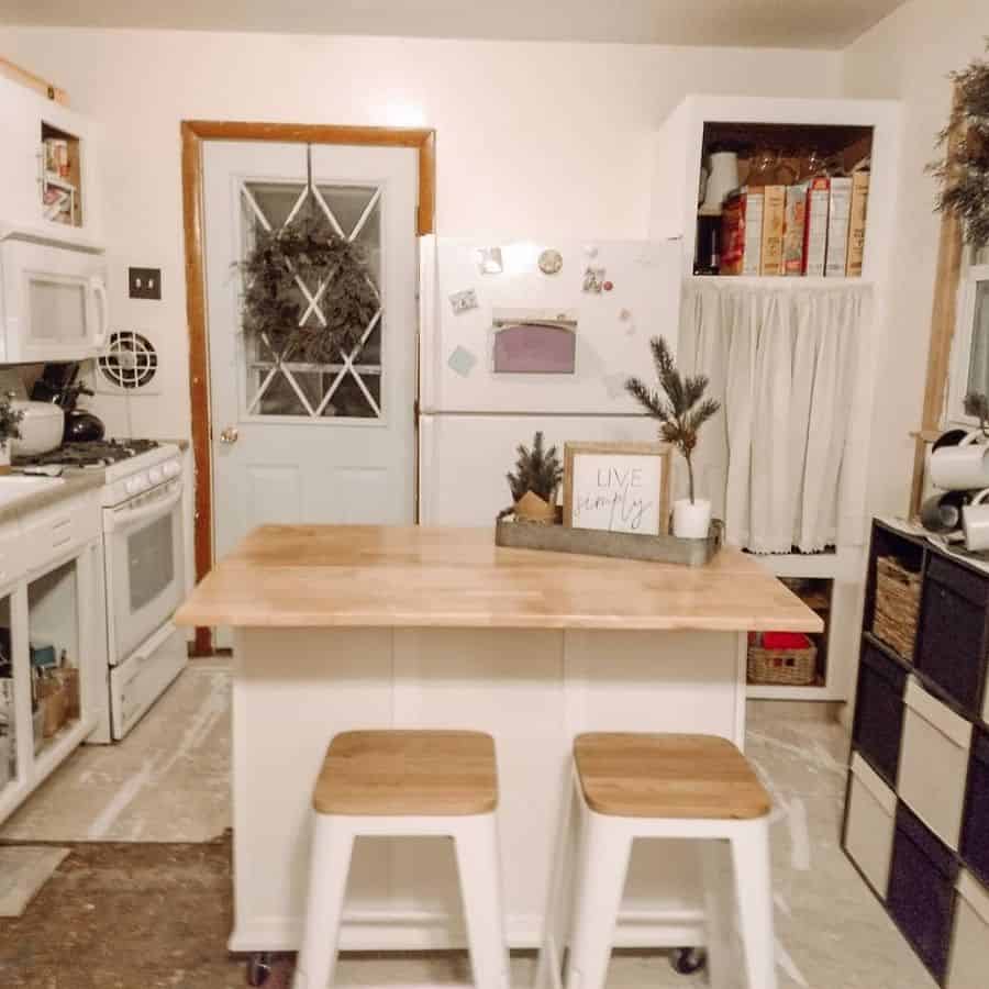 small farmhouse kitchen with island