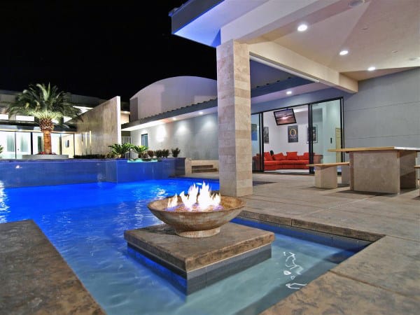 Fire Pit In Middle Of Home Swimming Pool Luxury Designs